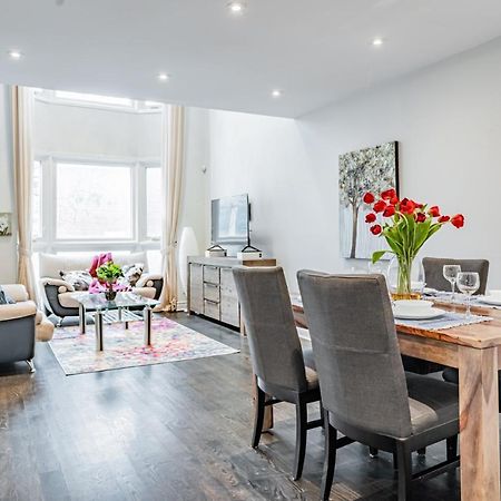 Beautiful Property In Downtown Core Close To Subway Station! โตรอนโต ภายนอก รูปภาพ